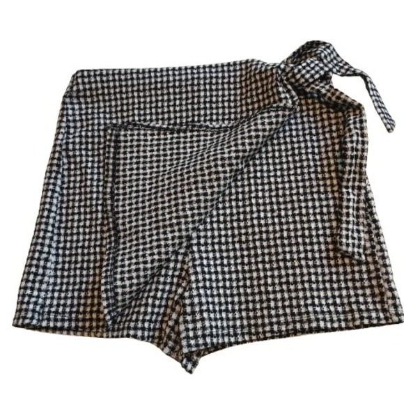 Houndstooth Skort Wrap Mini Skirt Black White Tie Waist Medium Casual - Picture 1 of 13